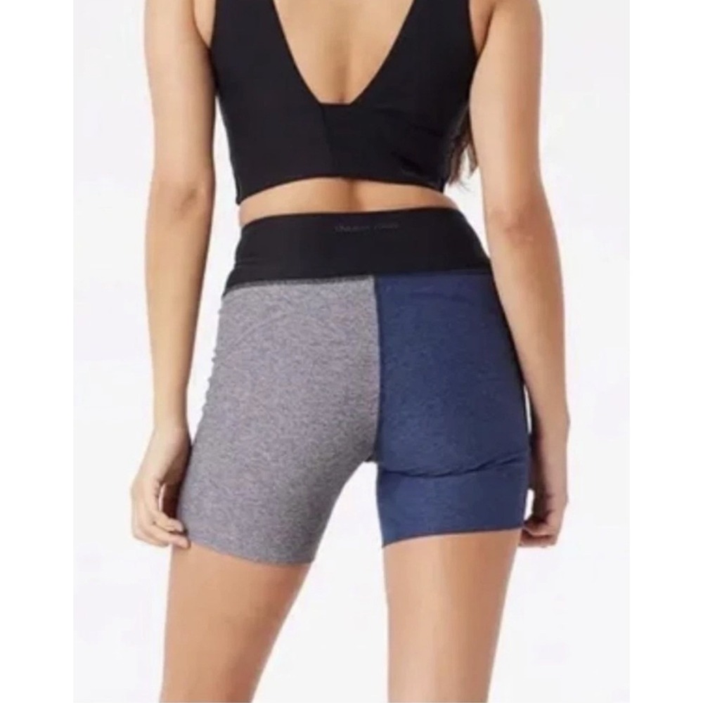 Outdoor Voices Colorblock Athletic Shorts Womens M Workout Gym Bike Yoga Hike